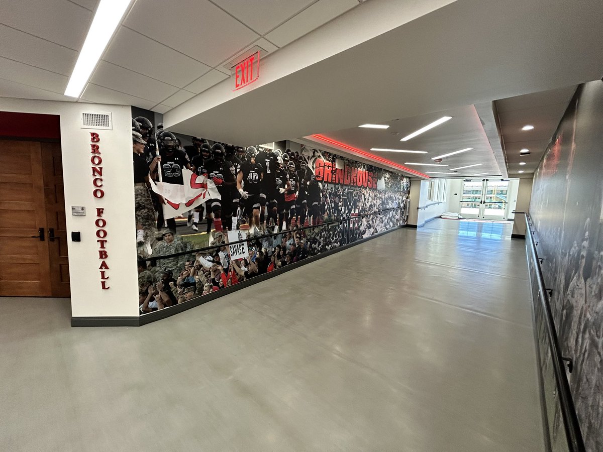 nmmibroncos's tweet image. @JUCOFFrenzy Who has it better than us?
🗣️ NoBody
#GRINDHOUSE | #NMMI