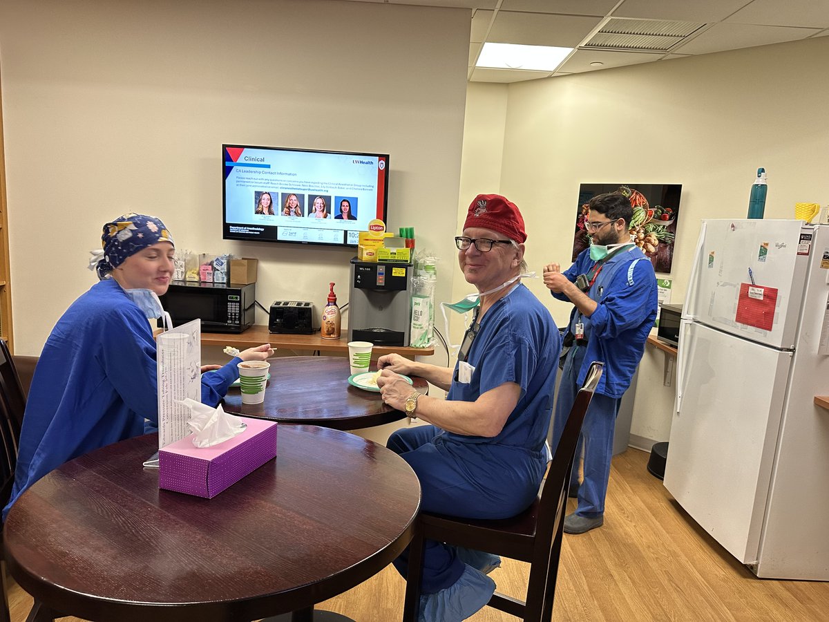 🎉 Let's Celebrate! 🎉 We've enjoyed cake two weeks in a row to honor our amazing CRNAs and Physician Anesthesiologists! 🍰

National CRNA Week: Jan. 19-25
Physician Anesthesiologist Week: Jan. 26-Feb. 1
#CRNAWeek #PhysAnesWk25