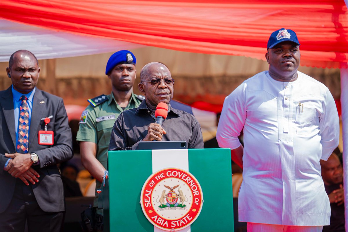 alexottiofr's tweet photo. 2025 marks a turning point for millions of Ndi Abia across our 17 LGAs and 184 wards, spanning over 500 communities. From the start, we pledged that no part of the State would be neglected. Our goal is to revive the levers of our economy and create an environment that supports the dreams and aspirations of our hardworking population.

Today, we flagged off the reconstruction of phases 1 and 2 of the 13.95-kilometre Onuinyang–Okporoenyi–Oboro–Ikwuano Road. The road connects the central and northern senatorial districts, linking tens of thousands of farmers to urban markets within and outside the State.

The 13-kilometre stretch is scheduled for timely completion and is designed to endure environmental factors. It will facilitate the transport of people and agricultural commodities, boost inter-community trade, and enhance social interactions among individuals, families, and clans.

From Nunya to Abam, Uzuakoli to Isuochi, Umuala to Umuopara, and across other semi-urban and rural communities, we are expanding opportunities for farmers and other players in the agro-allied business ecosystem.

I extend my gratitude to the Honourable Commissioner for Works, Engr. Don Otumchere Oti, and his team for their professional direction in our road infrastructure restoration and expansion agenda. I expect them to maintain this momentum in the New Year and ensure this project is delivered on schedule and in line with design specifics. There should be no room for compromise, laxity, or breaches.