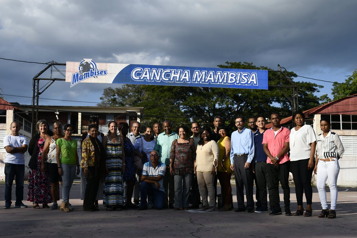 UOCuba's tweet photo. Como parte de la tercera visita parlamentaria a #SantiagodeCuba, la Dra.C. @marthadelcmv intercambió con directivos de la @UOCuba y del Centro de Biofísica Médica donde conoció entre otros temas, sobre los avances en las 5 líneas de investigación que desarrolla el centro. https://t.co/qdkHdXilMn