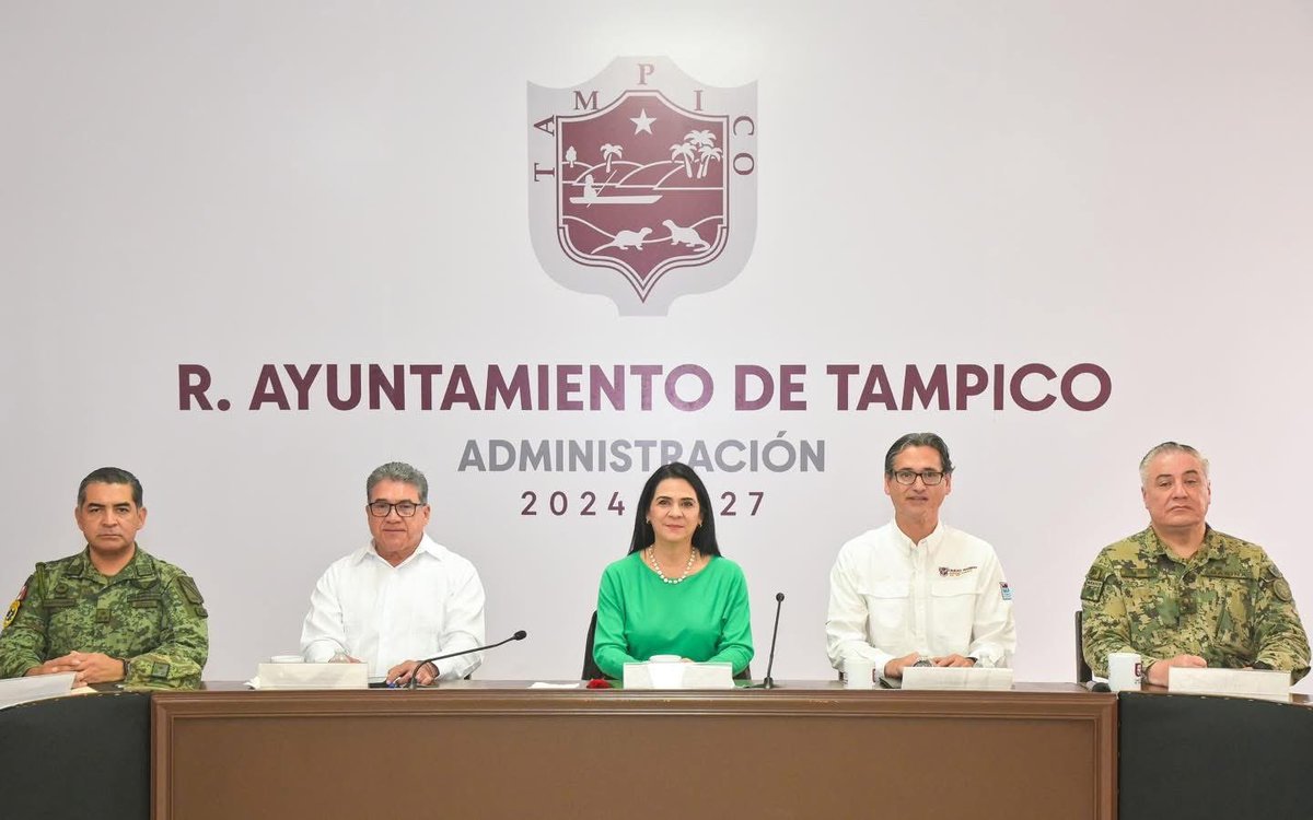 Mónica Villarreal Anaya (@monicavtampico) on Twitter photo Este jueves encabezamos la Mesa de Seguridad en #Tampico, con mis compañeros alcaldes <a href="/armando_4t/">Armando Martínez Manríquez</a> de #Altamira, <a href="/erasmoglz/">Erasmo González</a> de #CdMadero y fuerzas municipales, estatales y federales.
El trabajo en equipo fortalece la seguridad y brinda tranquilidad a nuestras familias. Este jueves encabezamos la Mesa de Seguridad en #Tampico, con mis compañeros alcaldes <a href="/armando_4t/">Armando Martínez Manríquez</a> de #Altamira, <a href="/erasmoglz/">Erasmo González</a> de #CdMadero y fuerzas municipales, estatales y federales.
El trabajo en equipo fortalece la seguridad y brinda tranquilidad a nuestras familias.