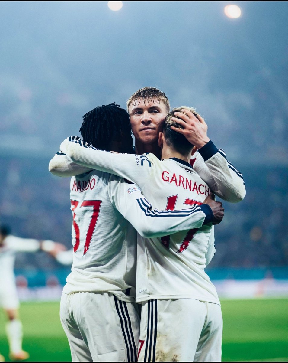 A dominant 2nd half performance gets us over the line. Once we started hitting one touch passes it was way too much for the opposition.

Bring on the knockout stages 🏆🎯

#MUFC || #EuropaLeague