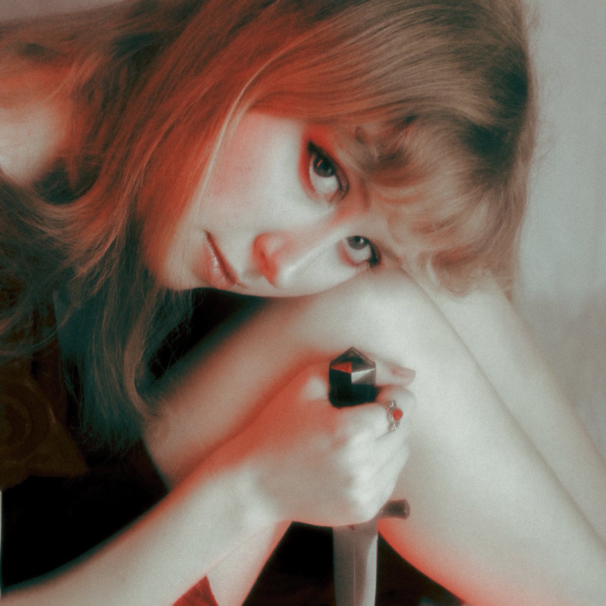 averypickup_'s tweet photo. ‘resist’ song and music video out on valentine’s day (feb 14) <3 https://t.co/CNIuY4OtMo