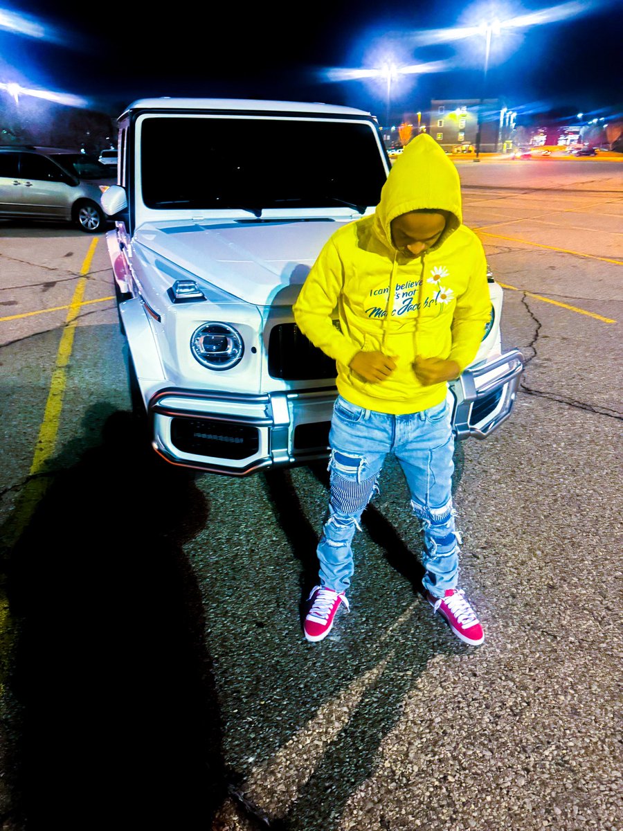 iamdonmarion's tweet photo. 🍽️🍽️🍽️🍽️ #ootd #fotd #streetwear https://t.co/hL1EIZnmgm