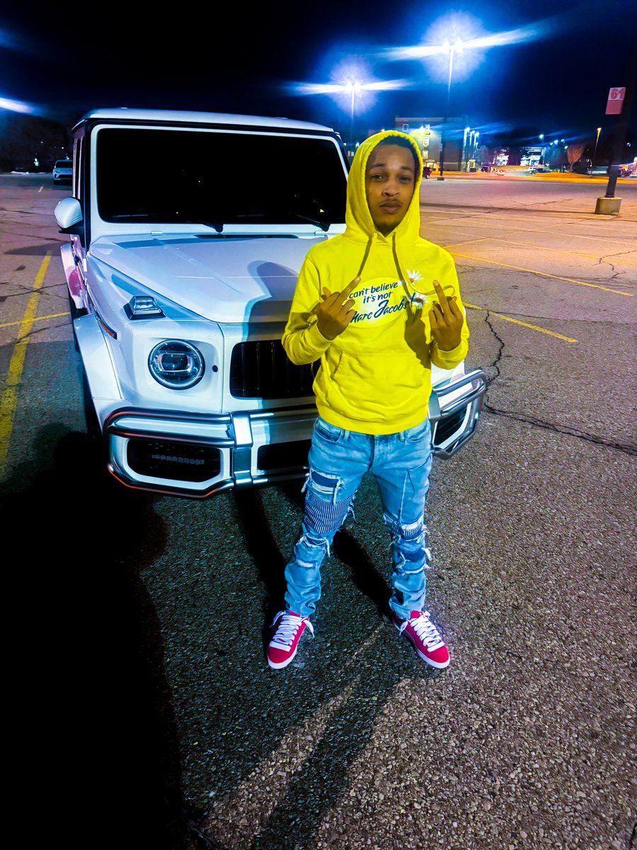iamdonmarion's tweet photo. 🍽️🍽️🍽️🍽️ #ootd #fotd #streetwear https://t.co/hL1EIZnmgm