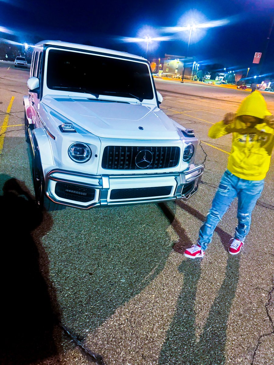 iamdonmarion's tweet photo. 🍽️🍽️🍽️🍽️ #ootd #fotd #streetwear https://t.co/hL1EIZnmgm