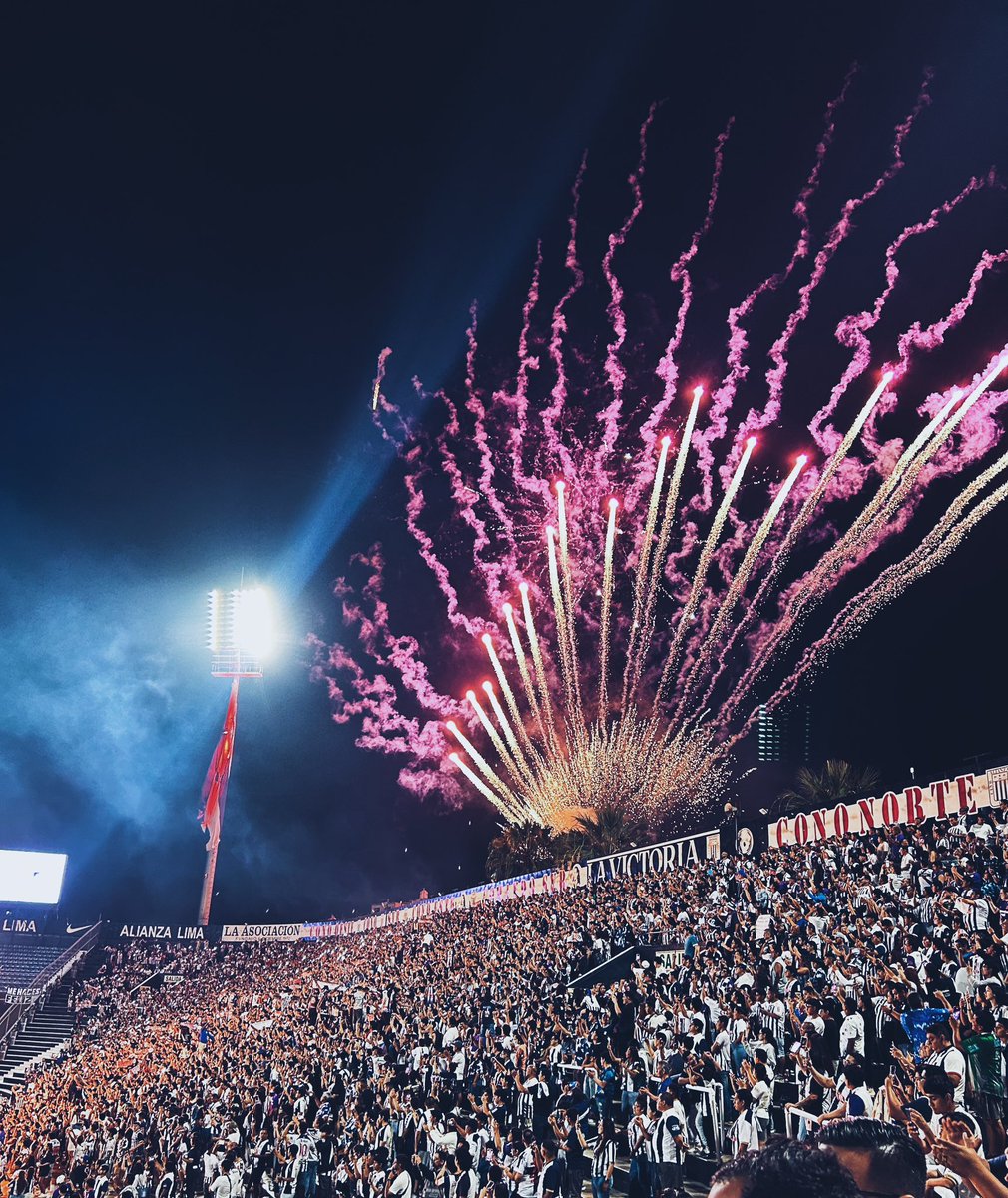 smokeyperu's tweet photo. ALIANZA LIMA https://t.co/FlquWiLBrM
