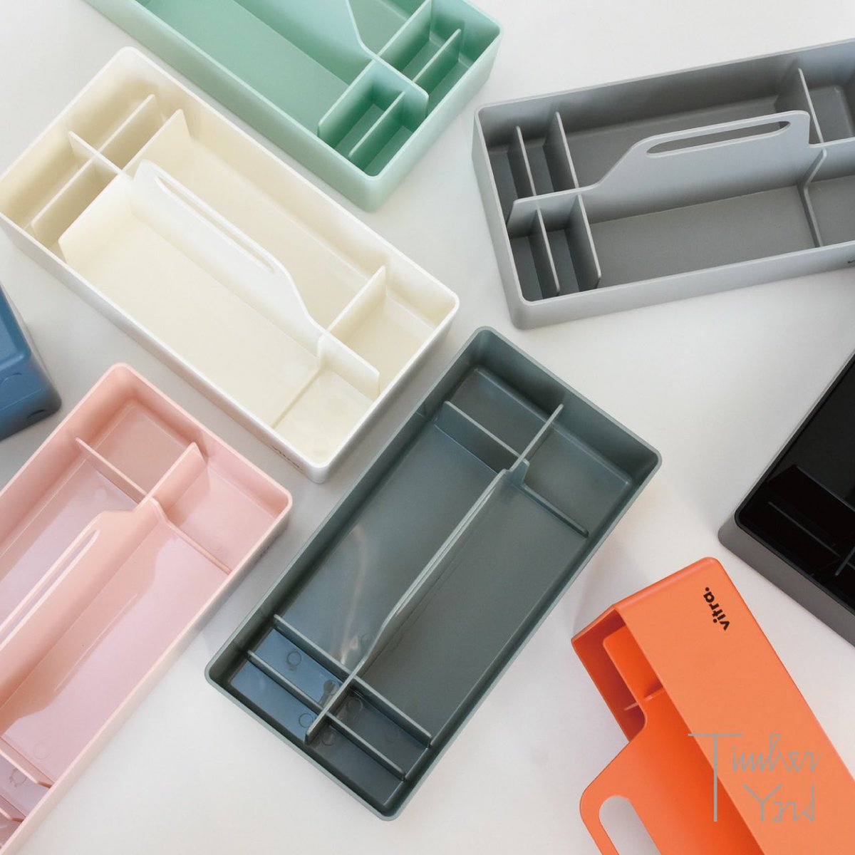 tkhaus_room's tweet photo. vitraが明日から値上げです！
ツールボックスはカラバリ豊富で使い勝手もインテリアとしても重宝するアイテムです。 https://t.co/tf4rvCgfe5