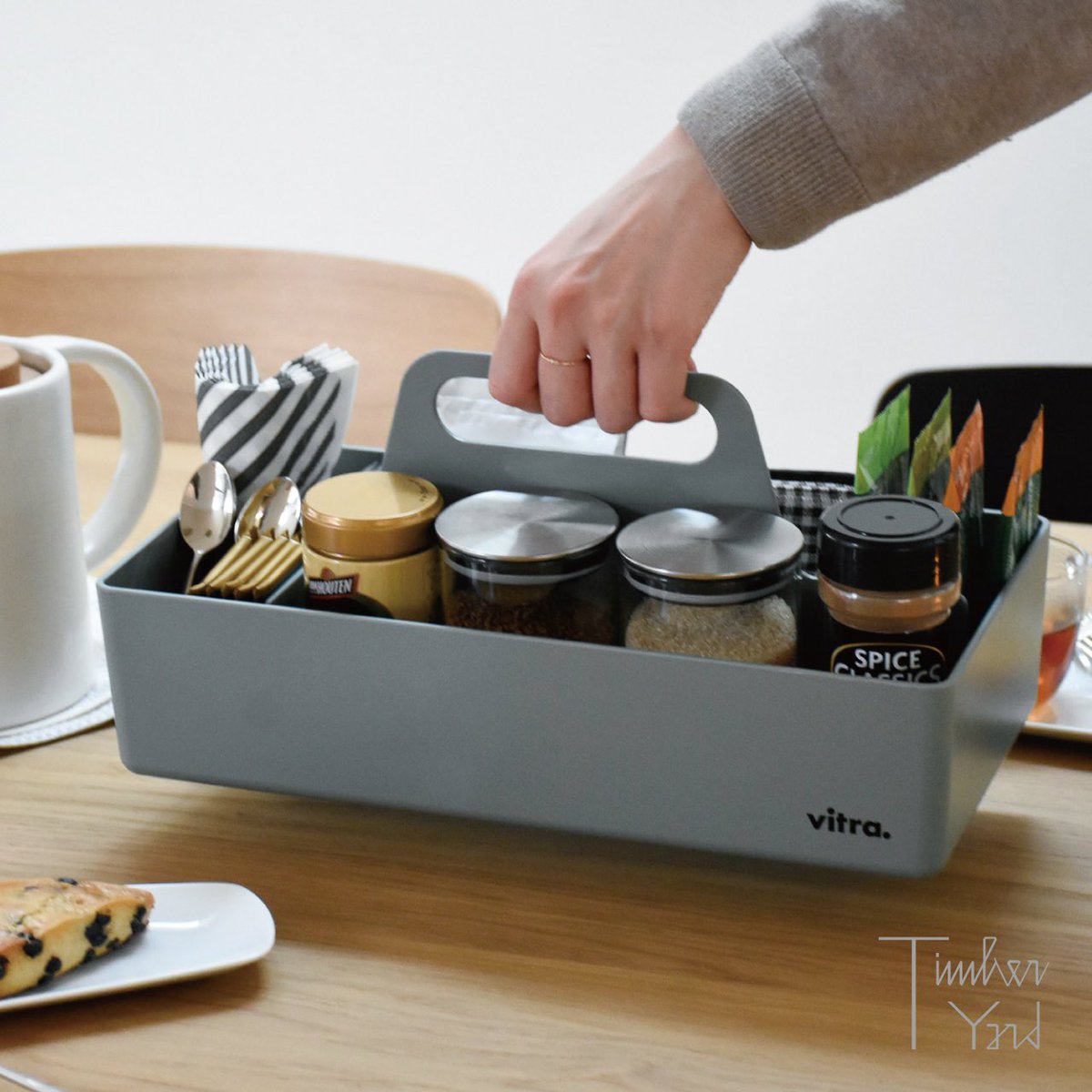 tkhaus_room's tweet photo. vitraが明日から値上げです！
ツールボックスはカラバリ豊富で使い勝手もインテリアとしても重宝するアイテムです。 https://t.co/tf4rvCgfe5