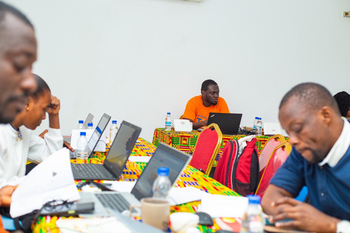 Wikimedia_CIV's tweet photo. Journée 1 du #Wikickoff2025 terminée !
Clôture de l'atelier "De la performance à l'excellence” (Jim Collins), lancé en 2024 pour nos 10 ans. Objectif : renforcer les compétences et cultiver l'excellence.
Demain : bilan rétrospectif de 2024.
Merci à tous ! #excellence #Communauté https://t.co/9PUEUBsrbo