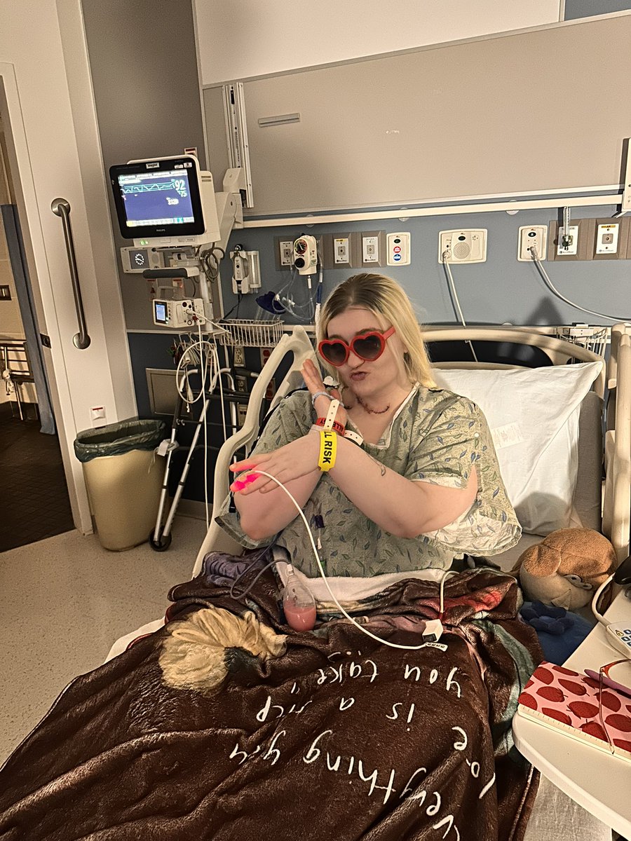 cowboylikecaymi's tweet photo. I DONT KNOW ABOUT YOUUUU BUT IM FEELIN CANCER FREEEEEEE !!!!!!!!! https://t.co/kuKuj07P5f