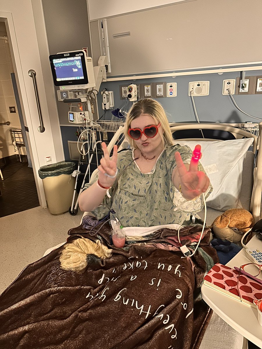 cowboylikecaymi's tweet photo. I DONT KNOW ABOUT YOUUUU BUT IM FEELIN CANCER FREEEEEEE !!!!!!!!! https://t.co/kuKuj07P5f