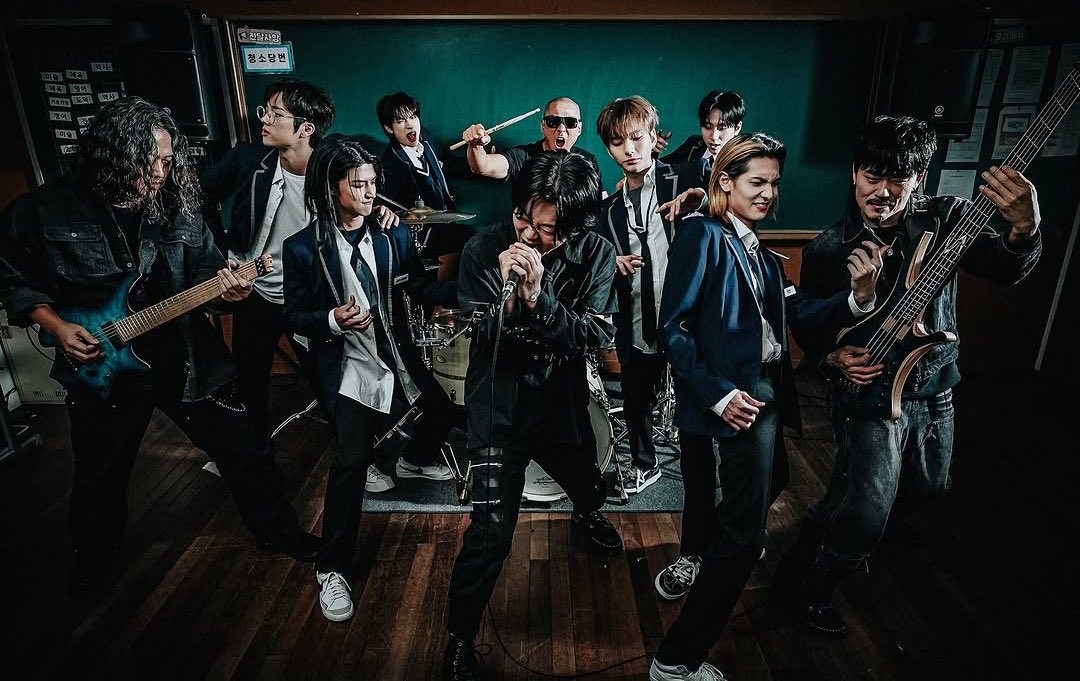 jooyeonsfan's tweet photo. yb and xdinary heroes, south korea’s legendary rock bands from different generations in one frame, one metal song, and one music video how crazy is this https://t.co/JftlR1mKbL