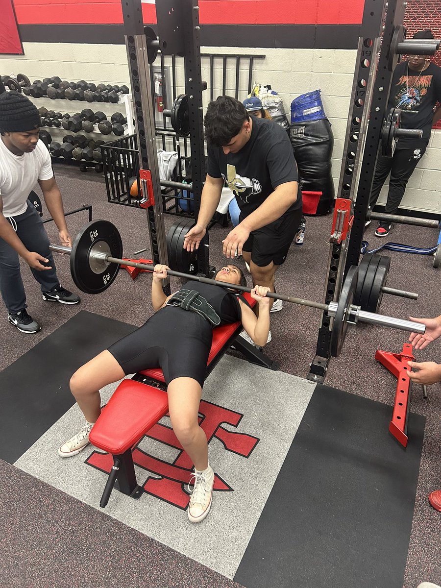 CleburnePowerlifting tweet media