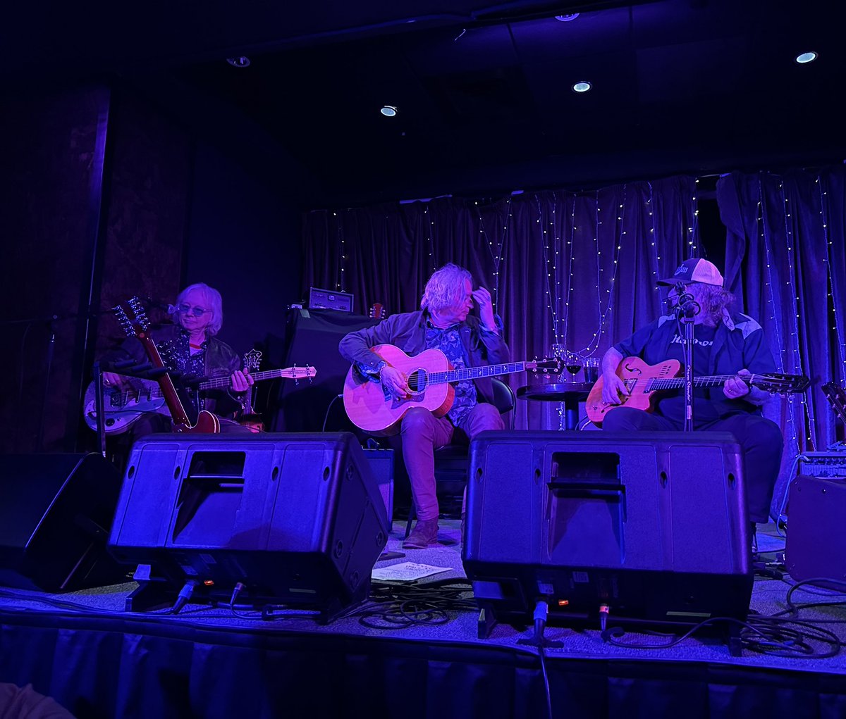 Mike Mills. Peter Buck. Kevn Kinney. 

Honeysuckle Blue. 🙌