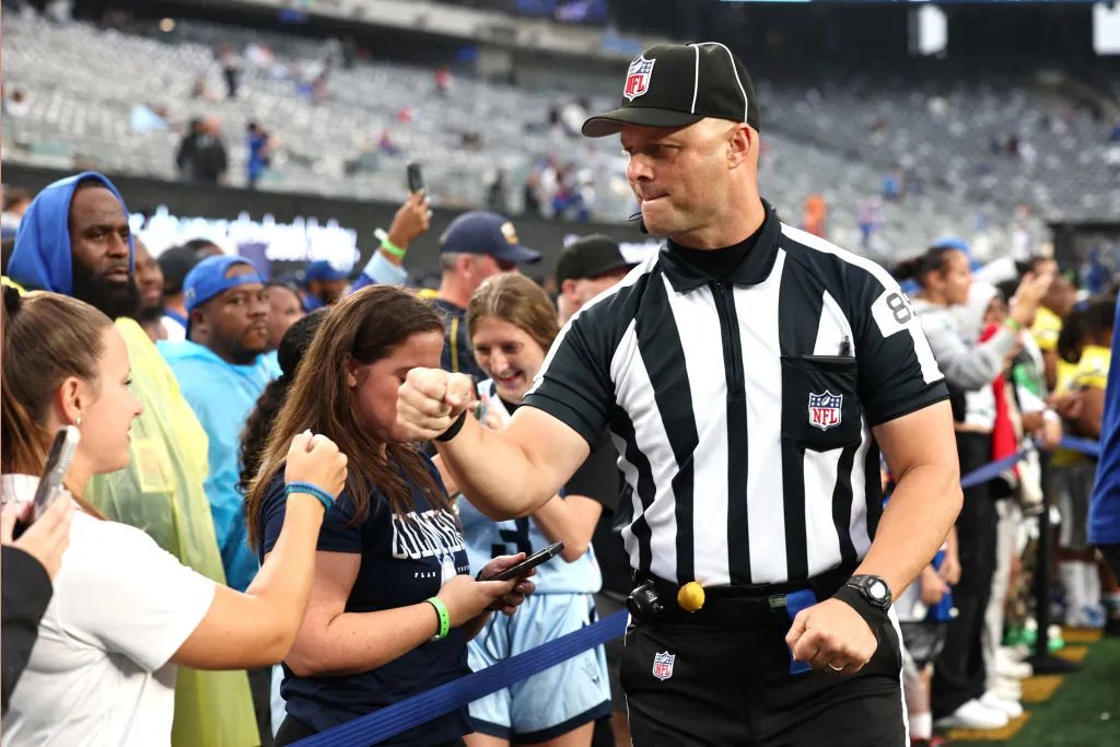 footballzebras's tweet photo. On this date 25 years ago, linebacker Mike Morton earned a Super Bowl ring as a member of the St. Louis Rams. In 10 days, he will earn his second Super Bowl ring as a member of the Super Bowl LIX officiating crew https://t.co/J4orYgbng9 https://t.co/gmegDNRQmW