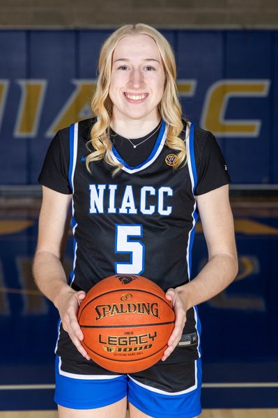 NIACCWBball's tweet photo. 📣 NIACC Freshman Tayler Helgemoe, a Rushford-Peterson grad, is currently second in the ICCAC in Blocks!  🎉💪🏻🏀🔵🟡 https://t.co/ew1lWxrAlM