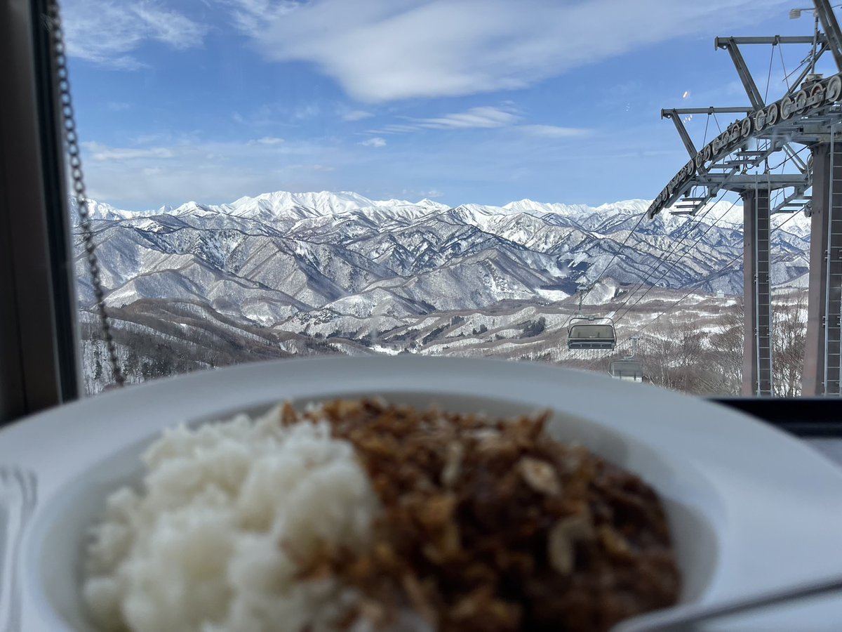 mokocam1's tweet photo. 今シーズンようやく初滑り☃
水上宝台樹へ景色良し！
道中雪なくノーマルタイヤでも行けたね😅 https://t.co/DOws95SgjO