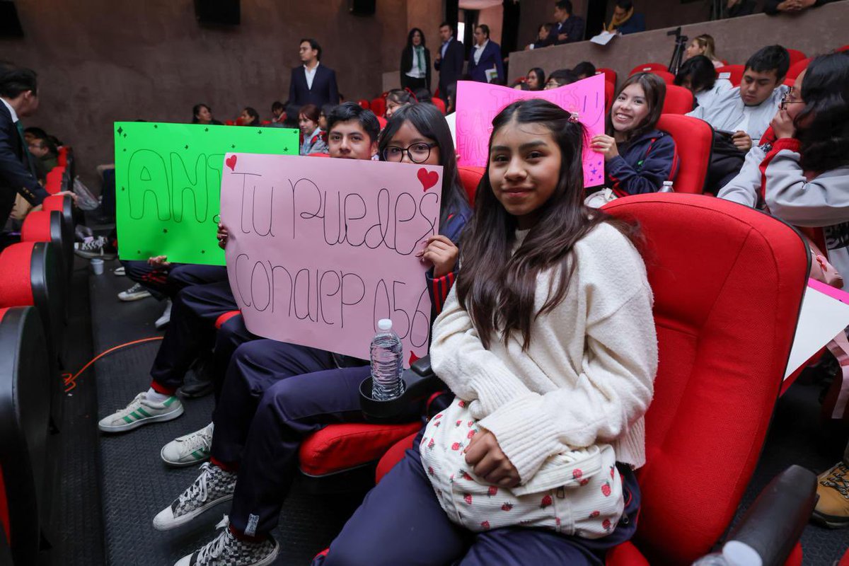 LaPolillaMX's tweet photo. Estudiantes del Conalep Tlaxcala presentaron sus proyectos en “Mentes Creativas” 🎓. 

Empresarios locales brindaron asesoría y financiamiento a los mejores trabajos. 
La gobernadora Lorena Cuéllar resaltó la importancia del emprendimiento y la educación dual. 
#LoVíEnLaPolilla✍🏻 https://t.co/z4OplD5tPv