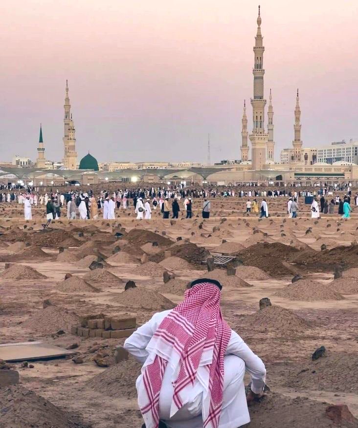 Kalau kalian masuk kompleks kuburan, bacalah Ayat Kursi dan Surah Al Ikhlas 3 kali, lalu ucapkan: “Ya Allah, jadikan pahalanya untuk para penghuni kuburan.”

~Imam Ahmad bin Hanbal

Jumat Mubaraq💚