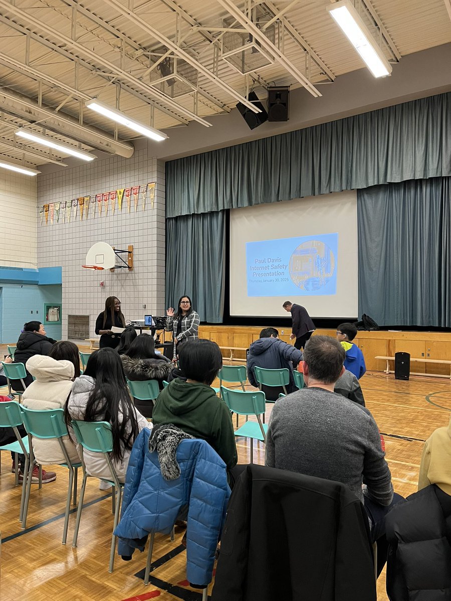MacklinPS_TDSB's tweet photo. Parental engagement plays a key role in students’ wellbeing and success.
Thank you, parents, for attending tonight’s Internet Safety Presentation by Paul Davis.
Thanks to the Devine Infant School (TCDSB) for the great partnership. https://t.co/mdsbpqujuL