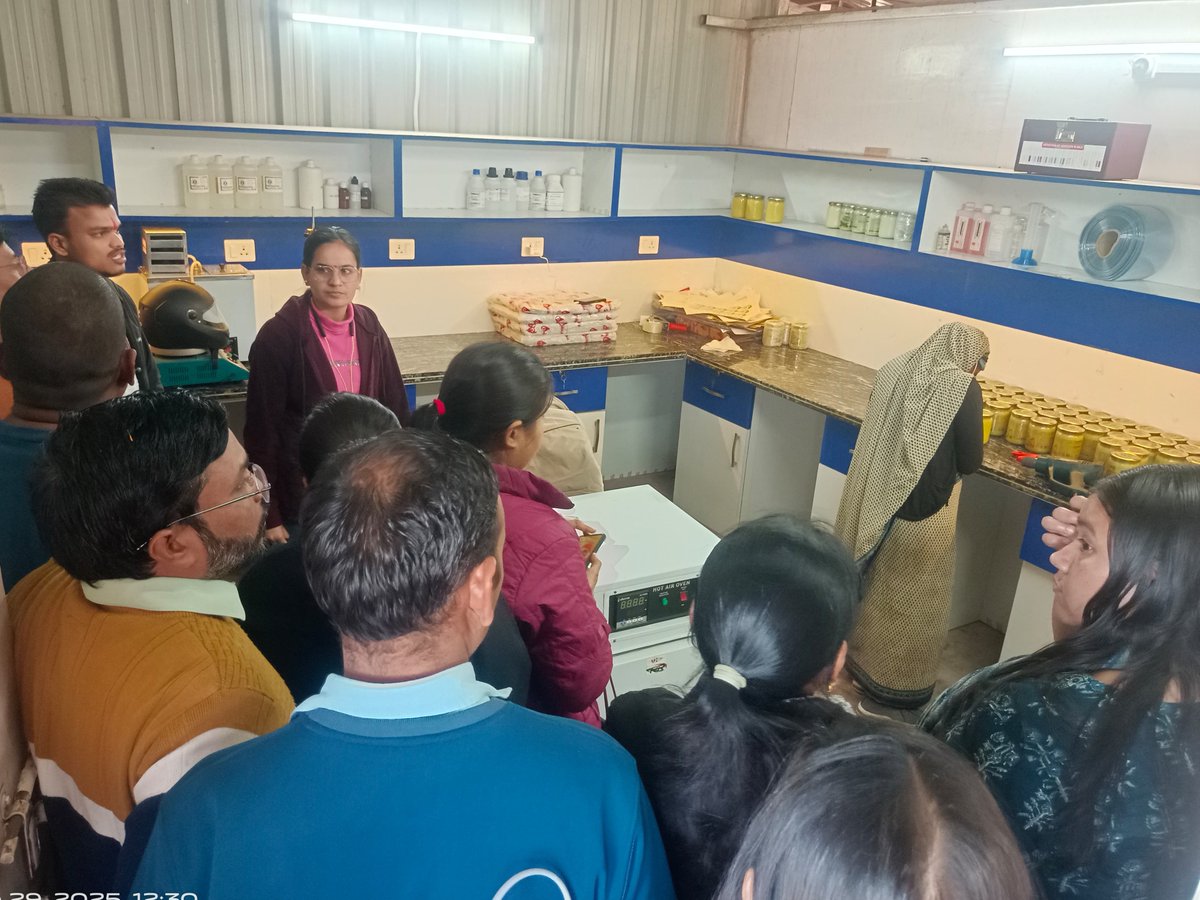 manjari_org's tweet photo. A two-day induction program was conducted in Dholpur for 24 newly joined employees, providing them with a comprehensive orientation on the organization's key policies, including HR, Finance, POSH, Micro Enterprises, office decorum, and the code of conduct. 

As part of the program, a field visit was organized to offer firsthand experience of grassroots-level changes. Participants engaged with community members and the school management committee to understand various development initiatives, observe best practices, and witness social inclusion in action. 

The program proved to be an insightful experience, equipping the employees with essential knowledge and information to become torchbearers of change.

#ManjariFoundation