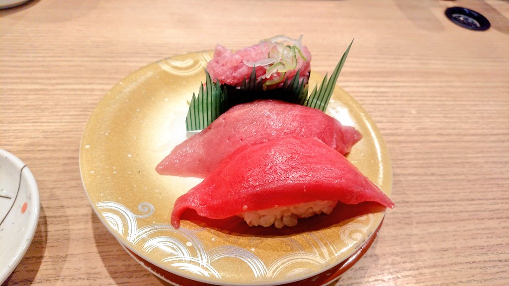 Goliath_crane's tweet photo. 久しぶりの池袋、久しぶりのトリトン。めちゃ混み🍣 https://t.co/BTc5gHup3w