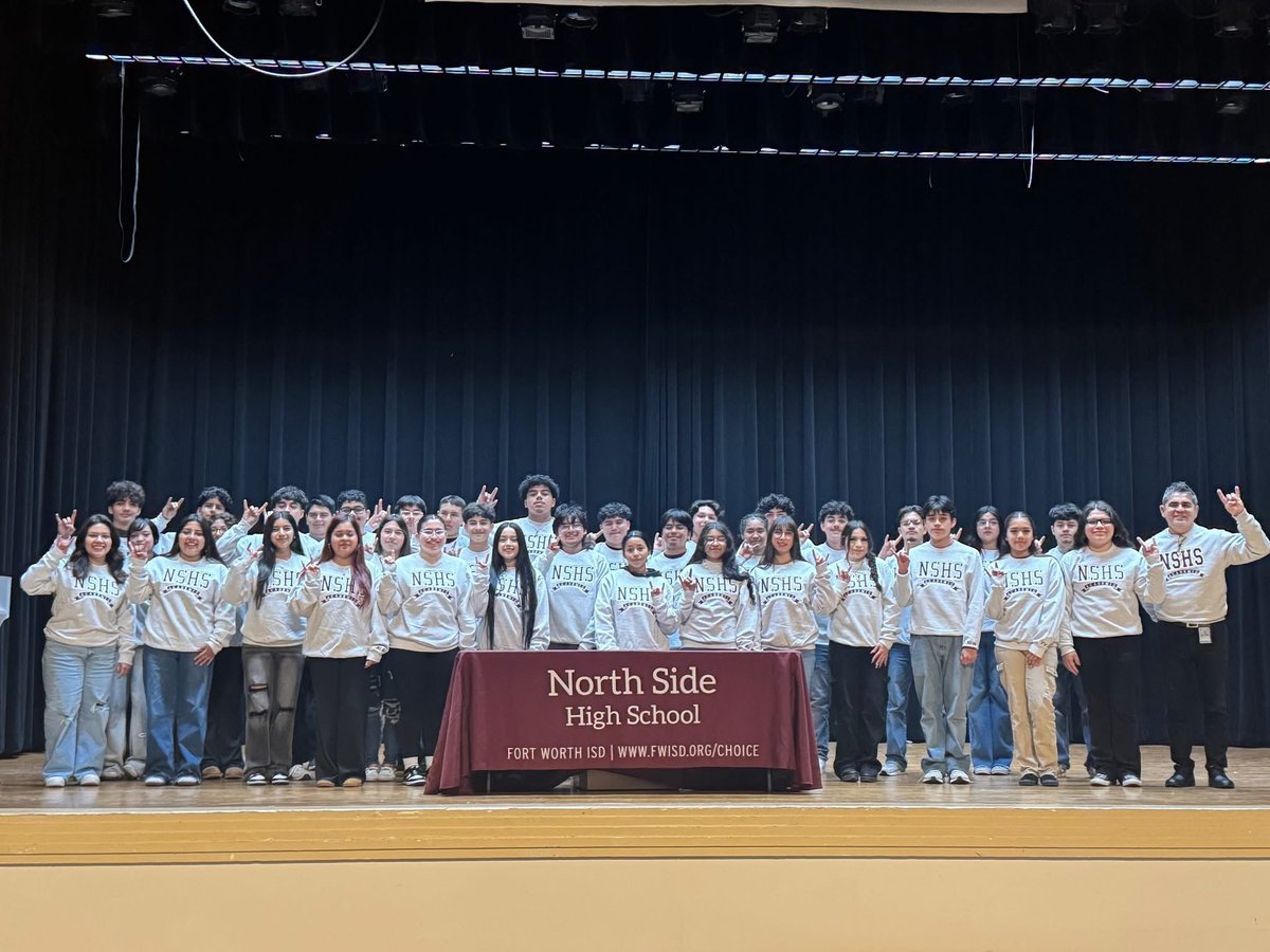 Congratulations Class of 2026 Immanuel  Rodriguez and Diego Landin on earning your North Side academic sweatshirts! #SteersUp🤘🏽