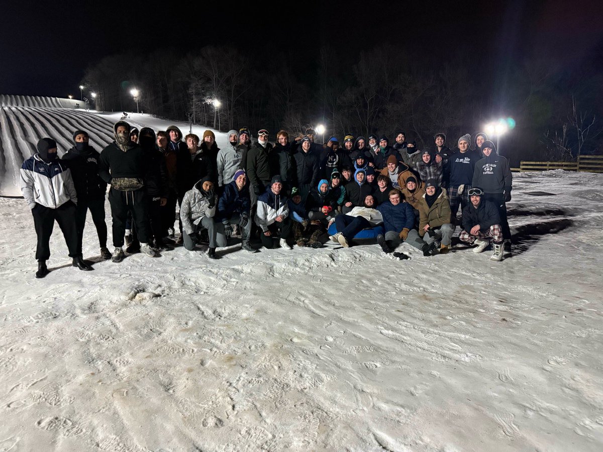 The players did some awesome team bonding together tonight!! Love this group and their love for eachother! #GRIT #Family
