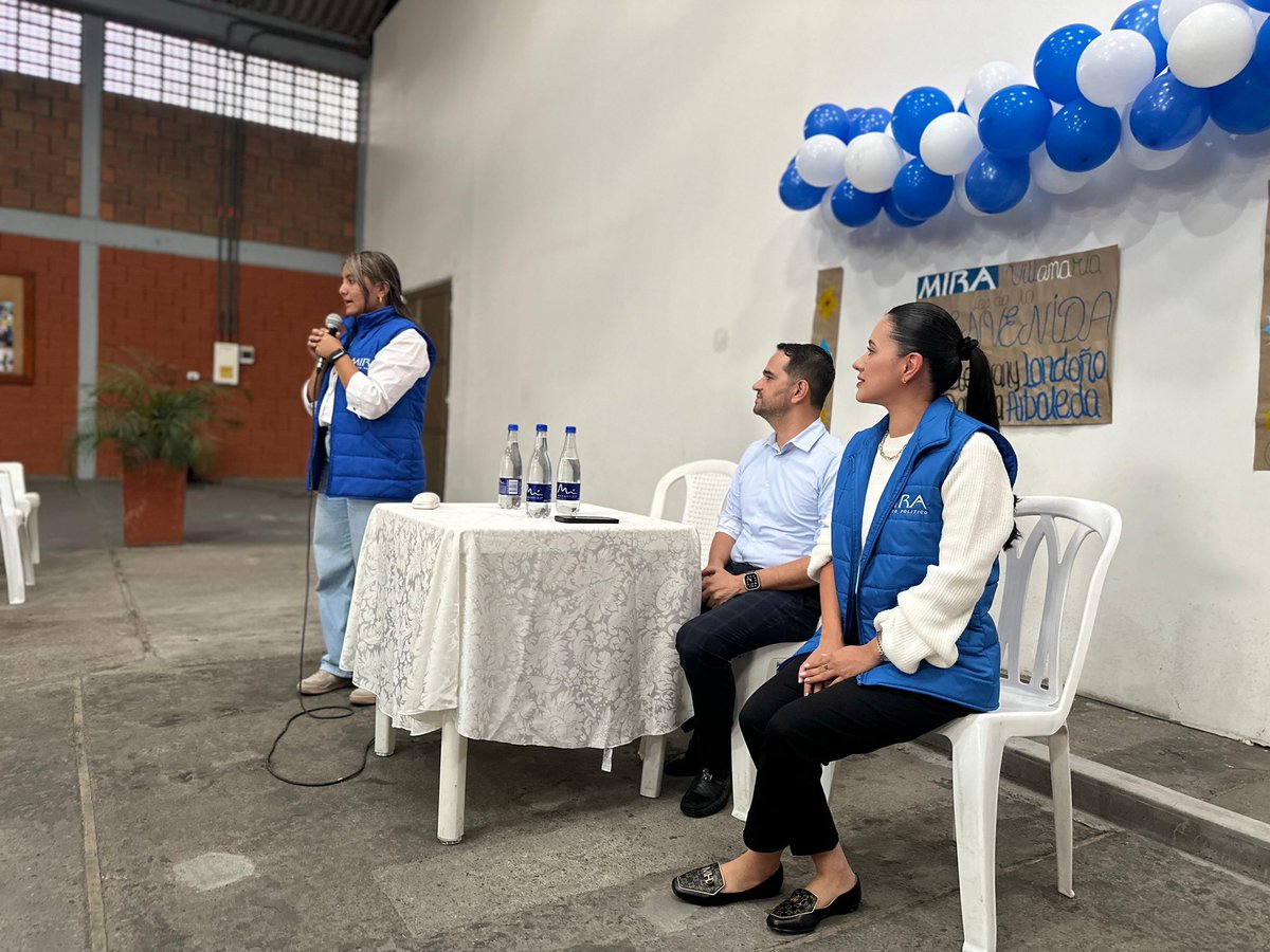 GeovanyLondonoG's tweet photo. ¡NOS UNE LA IDENTIDAD Y CONVICCIÓN!

Siempre me complace compartir con nuestra gente. Hoy, en Villamaría, Caldas, asumimos el compromiso de seguir trabajando este 2025 con identidad y convicción: lo que une a todo Miraísta. https://t.co/Vy0pZvVYNE