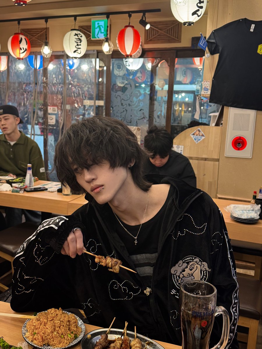 ta_ku_m_a_'s tweet photo. スッピンだとこうなる https://t.co/E9b96qZNWw