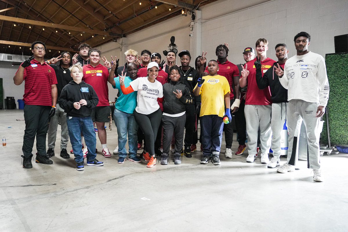 Fire relief efforts are ongoing and House of Victory will continue to find ways for our athletes to step up and support our community in this time of need 🤜🤛

We’ll keep Fighting On and staying LA Strong ✌️

#FightOn | #HouseofVictory #NIL