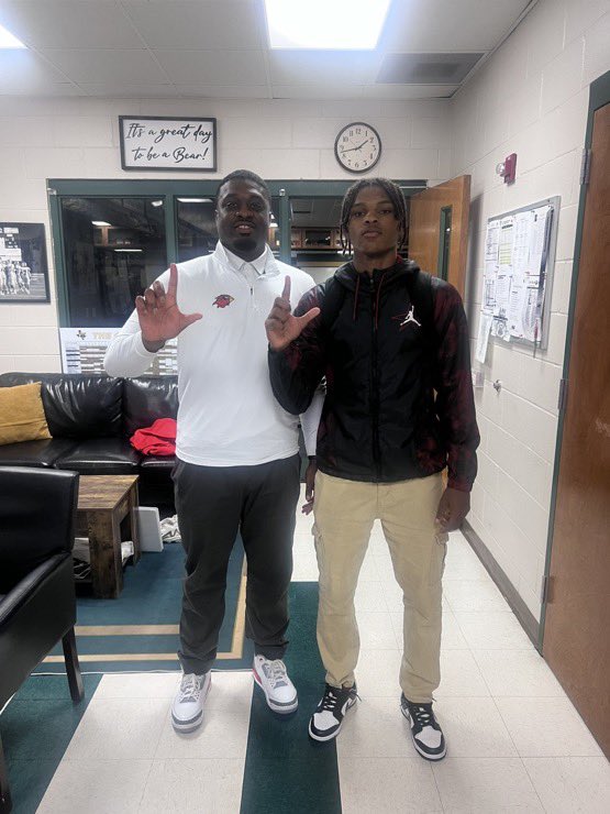 After a great conversation with <a href="/_CoachZo_/">Lorenzo Jackson</a> I am extremely blessed to receive my 4th division 1 offer from <a href="/LamarFootball/">Lamar University Football</a> #AGTG <a href="/CoachPeevey/">Eric Peevey</a> <a href="/247Hudson/">Hudson Standish</a> <a href="/coachctaylor_/">Coach taylor</a>