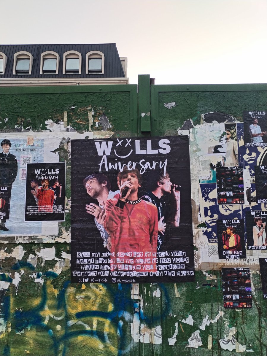 louies_chile's tweet photo. Hola, desde hoy se pueden empezar a tomar fotos con Louis por el aniversario de Walls en chile
La dirección es av Suécia 42 por la salida del metro los leones 🫰🏼
#Walls5
@Louis_Tomlinson @LTHQOfficial
@LT91Chile @LTWorldUpdates @Louies_latam https://t.co/76FmkvVLLn
