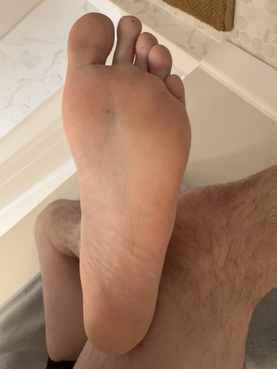 justinpageft's tweet photo. Lick my foot. I dare you. 😈 https://t.co/0Ab8LsP46V