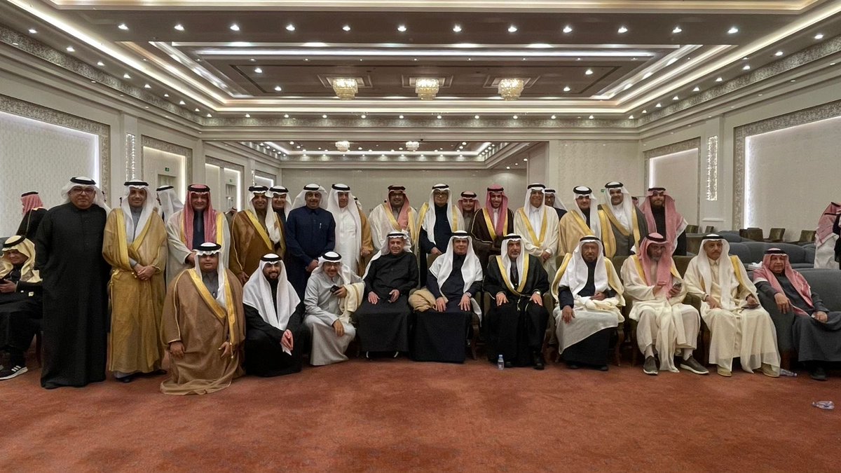 Ibrahim61182247's tweet photo. 🎯ليله من احلى الليالي في زواج الدكتور عمر المخايطه على كريمة وليد الهلال ..ربي يتمم عليهم بالسعاده والفرح ..الف مبروك للوالد عميد اسرة الهلال  الشيخ يوسف بن فهد الهلال والاسره الكريمه واسرة المخايطه  ودامت الافراح والليالي الملاح🌺🌺 https://t.co/4IRtZqoW4Q