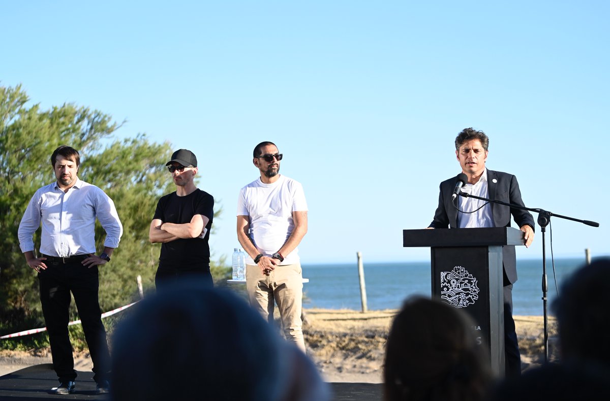 ☀️ El gobernador <a href="/Kicillofok/">Axel Kicillof</a> brindó la segunda Conferencia de Verano desde Coronel Rosales, donde analizó la marcha de la temporada y realizó importantes anuncios para potenciar el desarrollo del distrito 👇

La licitación de la obra de defensa costera para hacer frente al