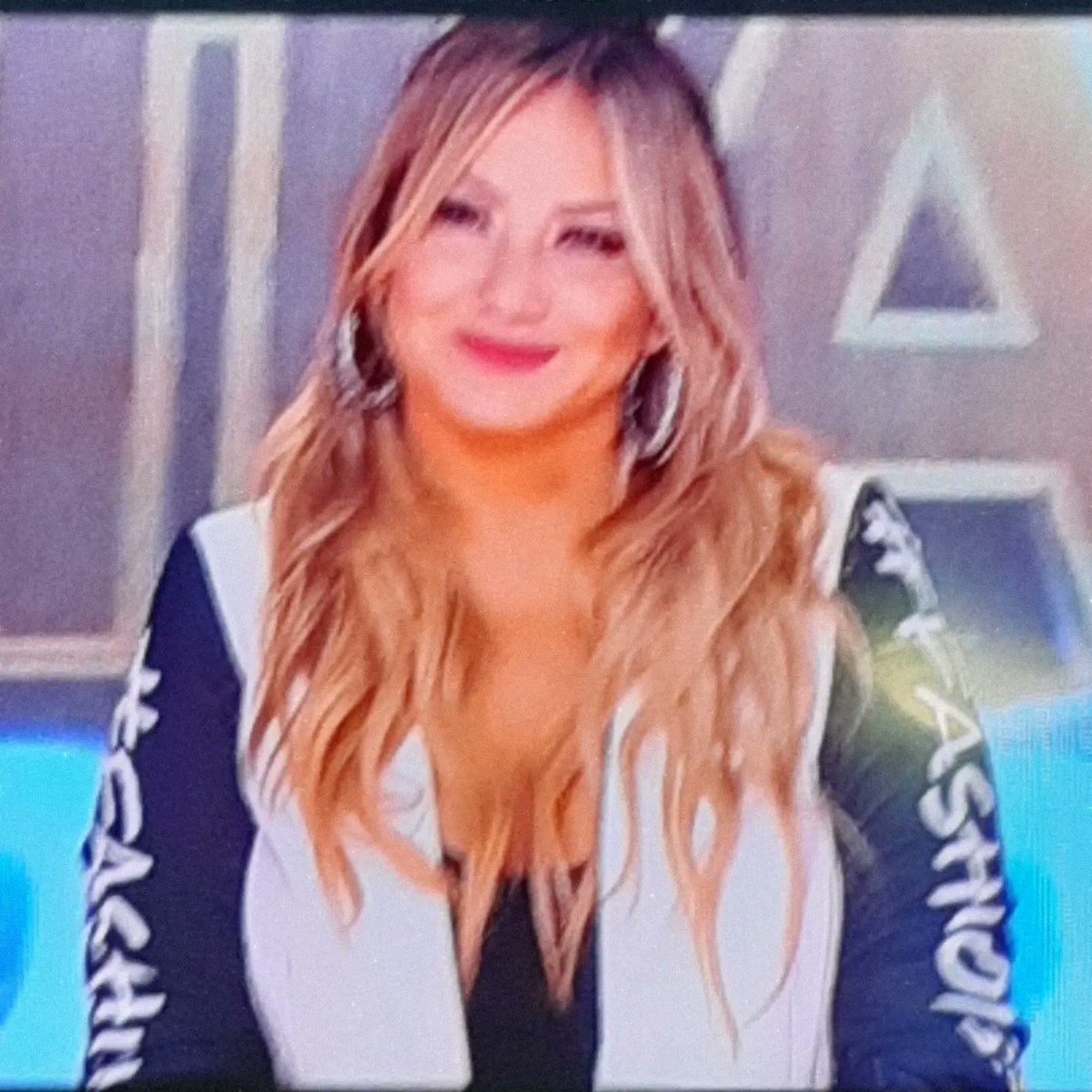 anto_drovandi's tweet photo. #FELIZCUMPLEKARINALAPRINCESITA jajajaj. Las caras del cantando https://t.co/0ULMqLcHrl