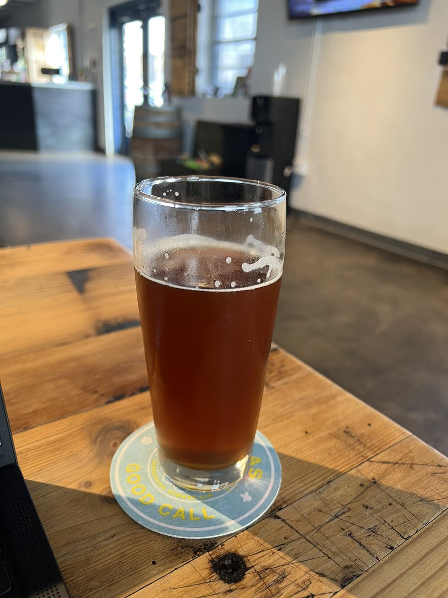 andrewchunt's tweet photo. Had to cut dry January short to grab a pint of my favorite beer style, the ESB, @Peticolas  before it was gone. Great Collab with @oakcliffbrewing It was perfect. https://t.co/Gihkf803Hi