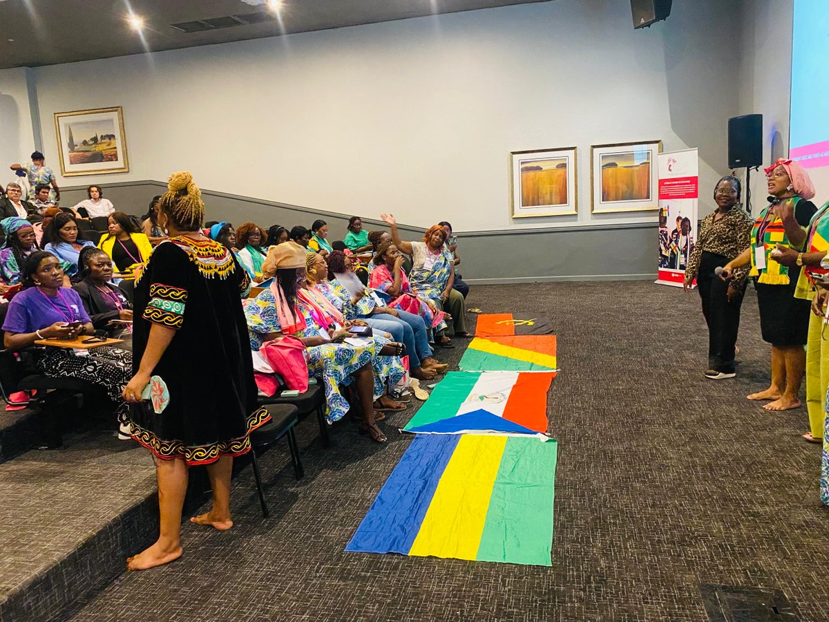WfacCmr's tweet photo. Day 4 – The Power of Diversity & Solidarity at #AfWID2025

1/ Day 4 at @AfWIDafrica was a powerful celebration of our diversity and culture! Women and girls from East, West, Central, North, and Southern Africa stood together in all their colours—united in dialogue, sharing common struggles, and shaping solutions for a better future.