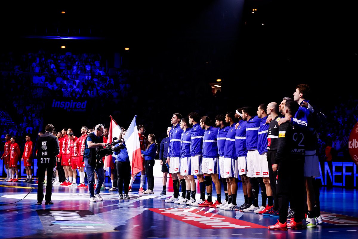 VansKHAM tweet media