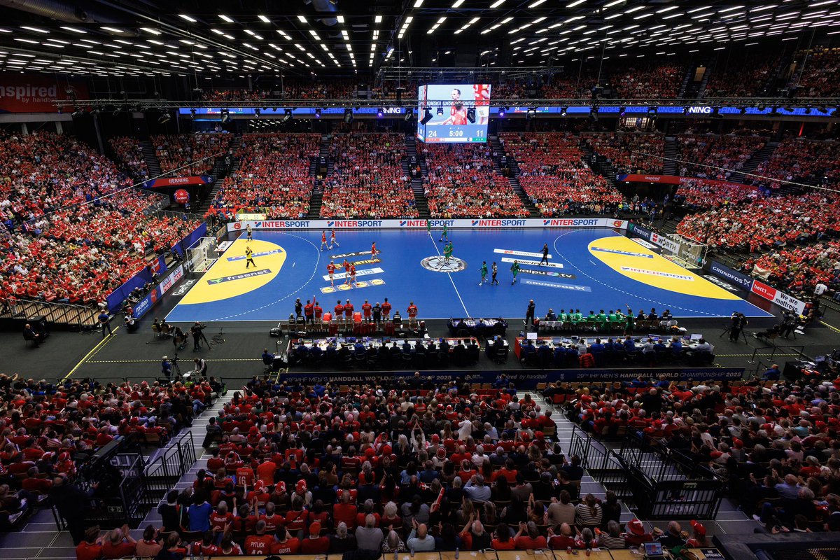 VansKHAM tweet media