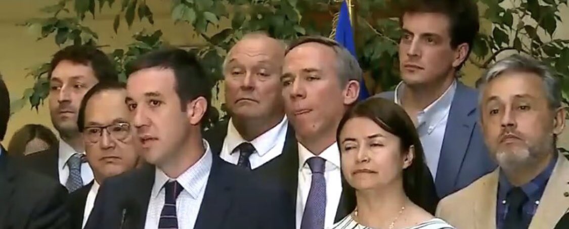CataVelascoK's tweet photo. @berfontaine Pero si ya abrieron la puerta con el 1,5% de préstamo forzado sin seguridad de retorno y el reparto 🤷🏼♀️ #EsTarde ahora irán por más y los votos nuevamente estarán https://t.co/JThaylcmiG