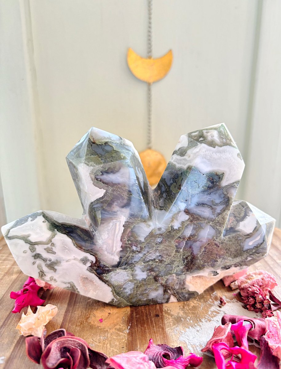 Annabtlouise's tweet photo. Gorgeous gorgeous crystals 🩵🩵 these and more are ready to go to their forever homes!!!

https://t.co/YKjo4TVmPN https://t.co/6psNSRLQOR