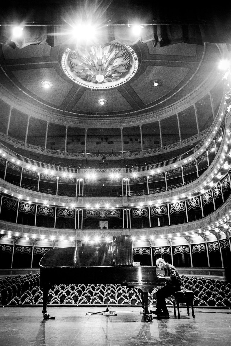 eduelia's tweet photo. Recording my new album!
Very happy with the result of this session, december of last year. There will be 12 improvisations on solo piano, in the beautiful Steinway of our incredible Teatro del Libertador in Córdoba. I'll keep telling you soon! 
Ph: Marcos Allende https://t.co/k9i0u3jQdy