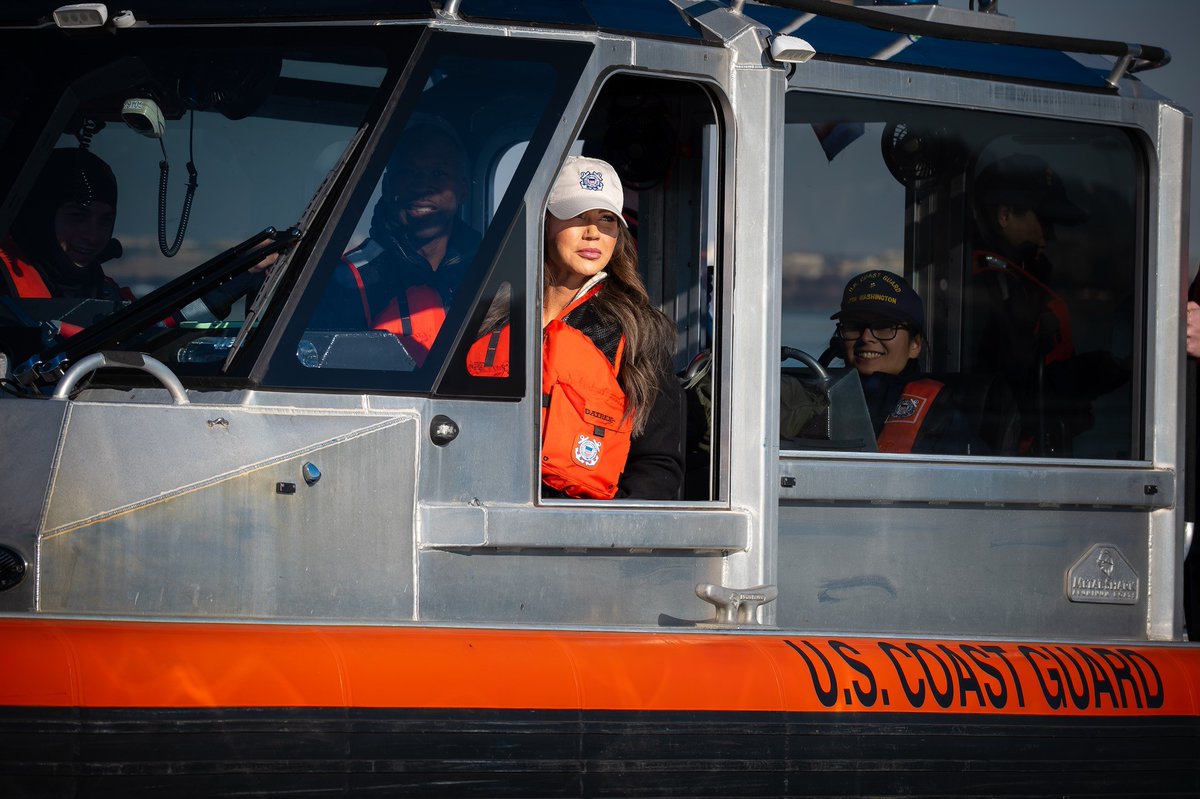 DHSgov's tweet photo. This morning, @Sec_Noem went to Joint Base Anacostia-Bolling first thing to see the rescue and recovery operations from the water and offer all resources of the Department of Homeland Security to help support multiple agencies and first responders. https://t.co/RSByJF2YA9