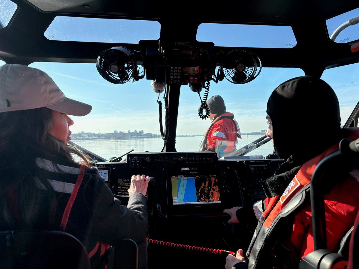 DHSgov's tweet photo. This morning, @Sec_Noem went to Joint Base Anacostia-Bolling first thing to see the rescue and recovery operations from the water and offer all resources of the Department of Homeland Security to help support multiple agencies and first responders. https://t.co/RSByJF2YA9