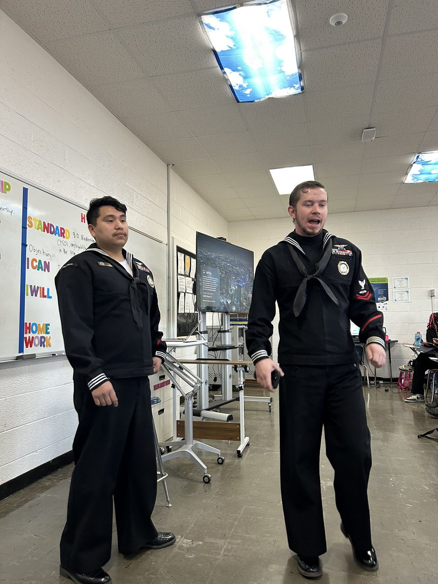 lizcross87's tweet photo. We appreciate the Navy Recruiters coming to speak with our Hospitality & Tourism class about the ways the Navy can fulfill your desire to travel the world ๐! #CTEWorks #travel #expandyouroptions #careerawareness @LCSJackets @JacketsLSHS @JermaineLPorter @CTEforNC @lexcscte https://t.co/HHopKGA5OR