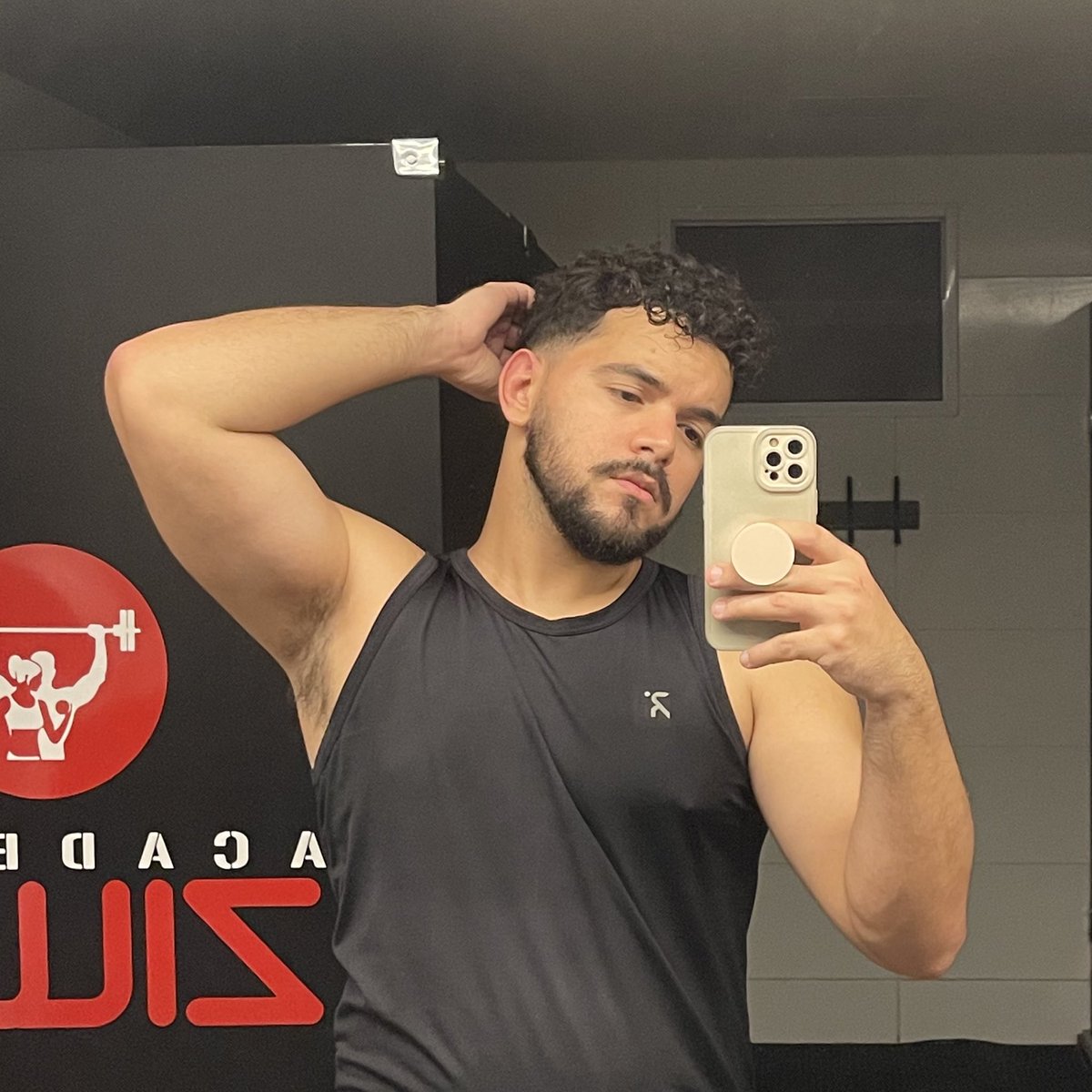 pêu 🐎 tweet media