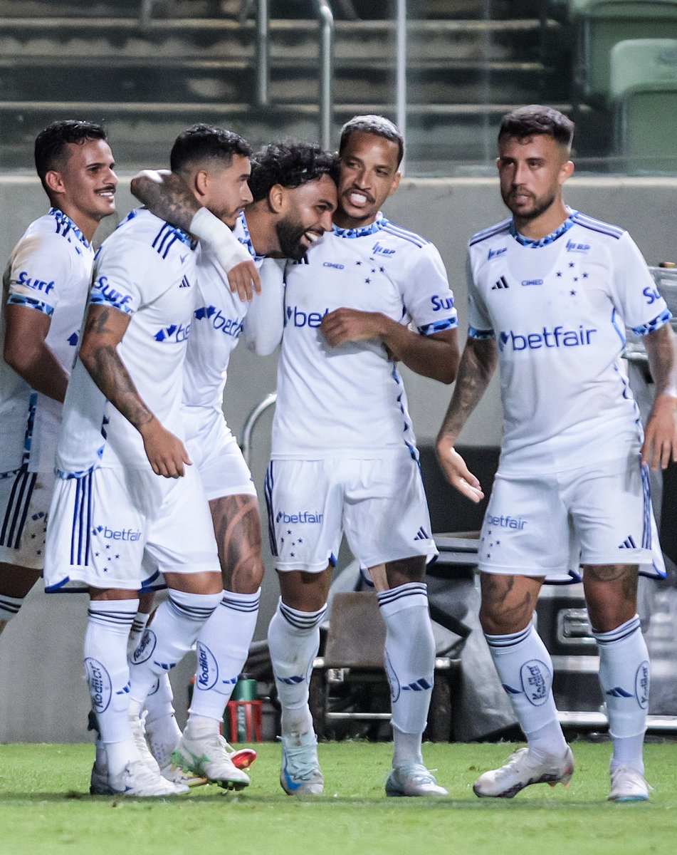 thbahiense's tweet photo. - Matheus Pereira vendo com bons olhos a ida para o Palmeiras;
- Gabigol arrependido de não ir pro Santos; 
- Clima pesado na toca pelo duelo de egos… https://t.co/2Mdq9r39Y3